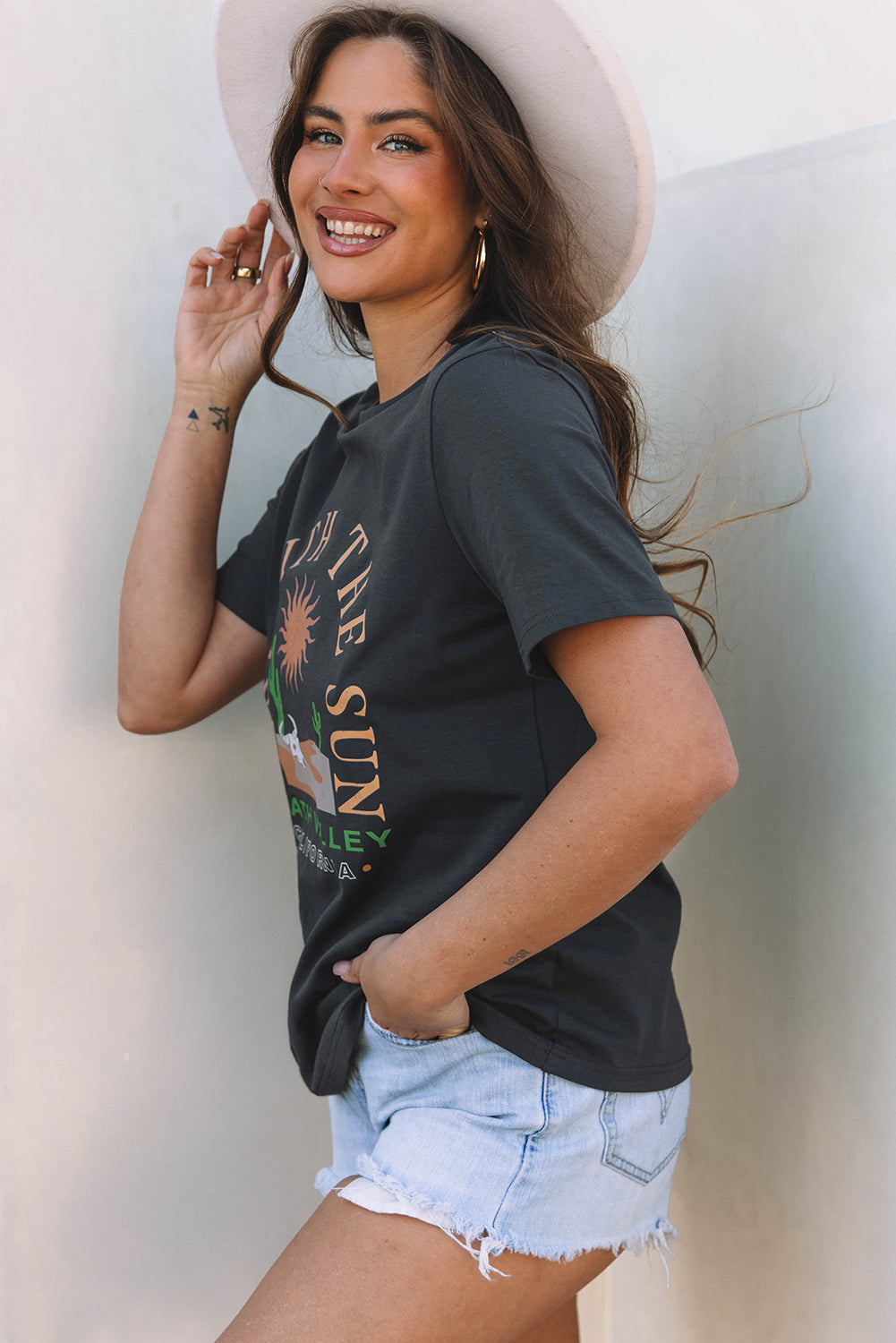 Dark Gray RISE WITH THE SUN Western Fashion Graphic T-Shirt