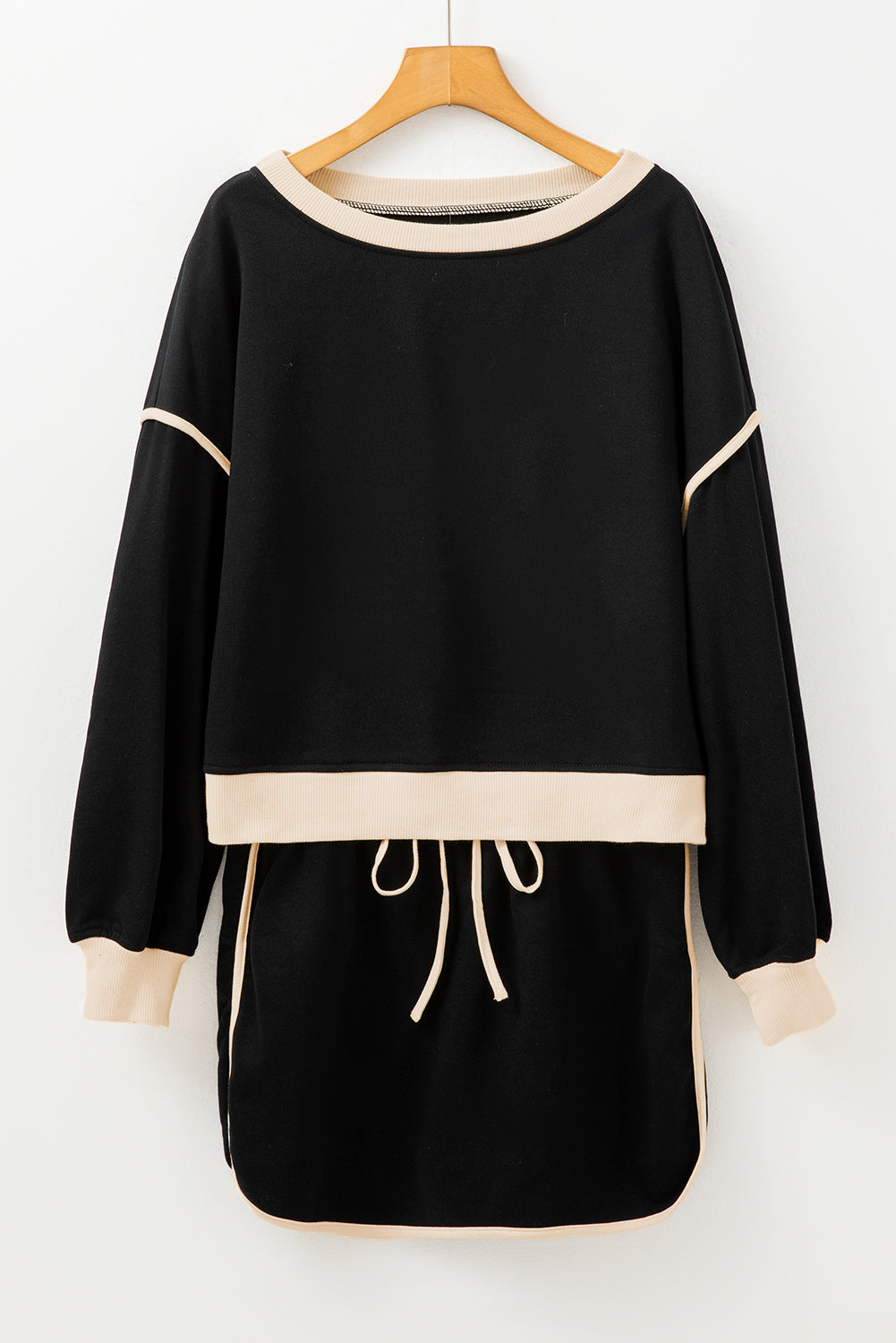 Black Color Contrast Loose Pullover and Lace-up Waist Skort Set Kittybear Krafts