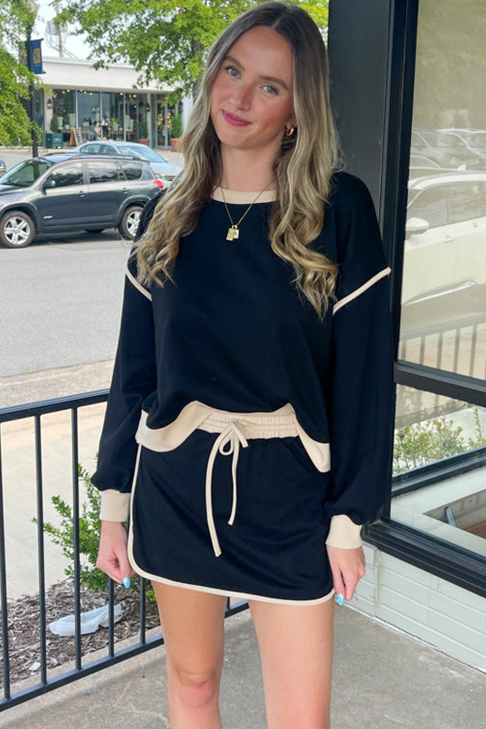 Black Color Contrast Loose Pullover and Lace-up Waist Skort Set Kittybear Krafts