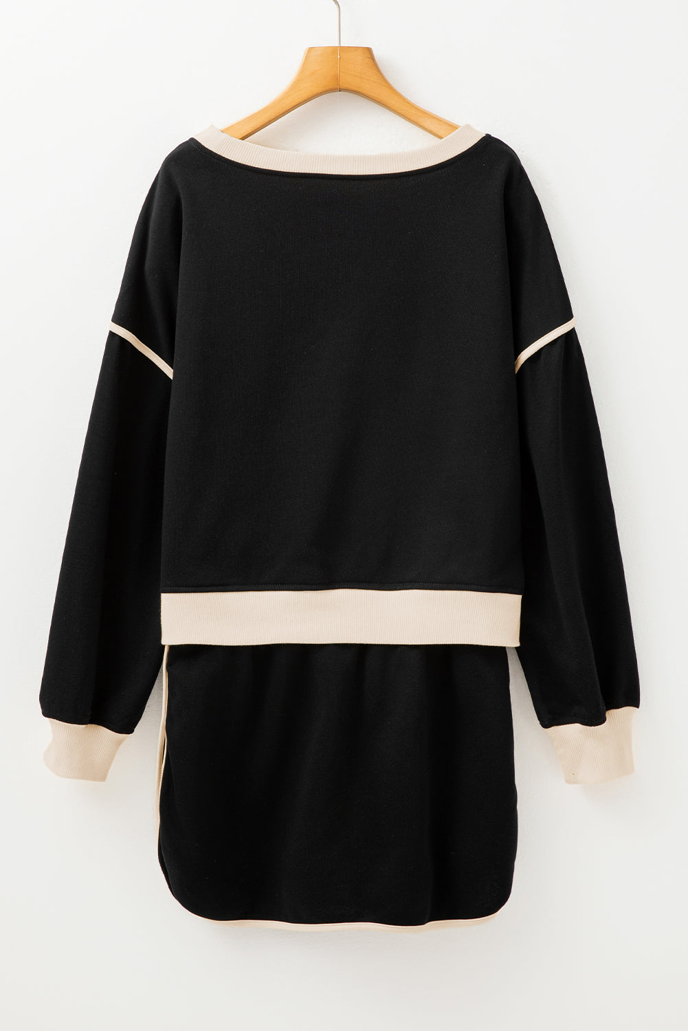 Black Color Contrast Loose Pullover and Lace-up Waist Skort Set Kittybear Krafts