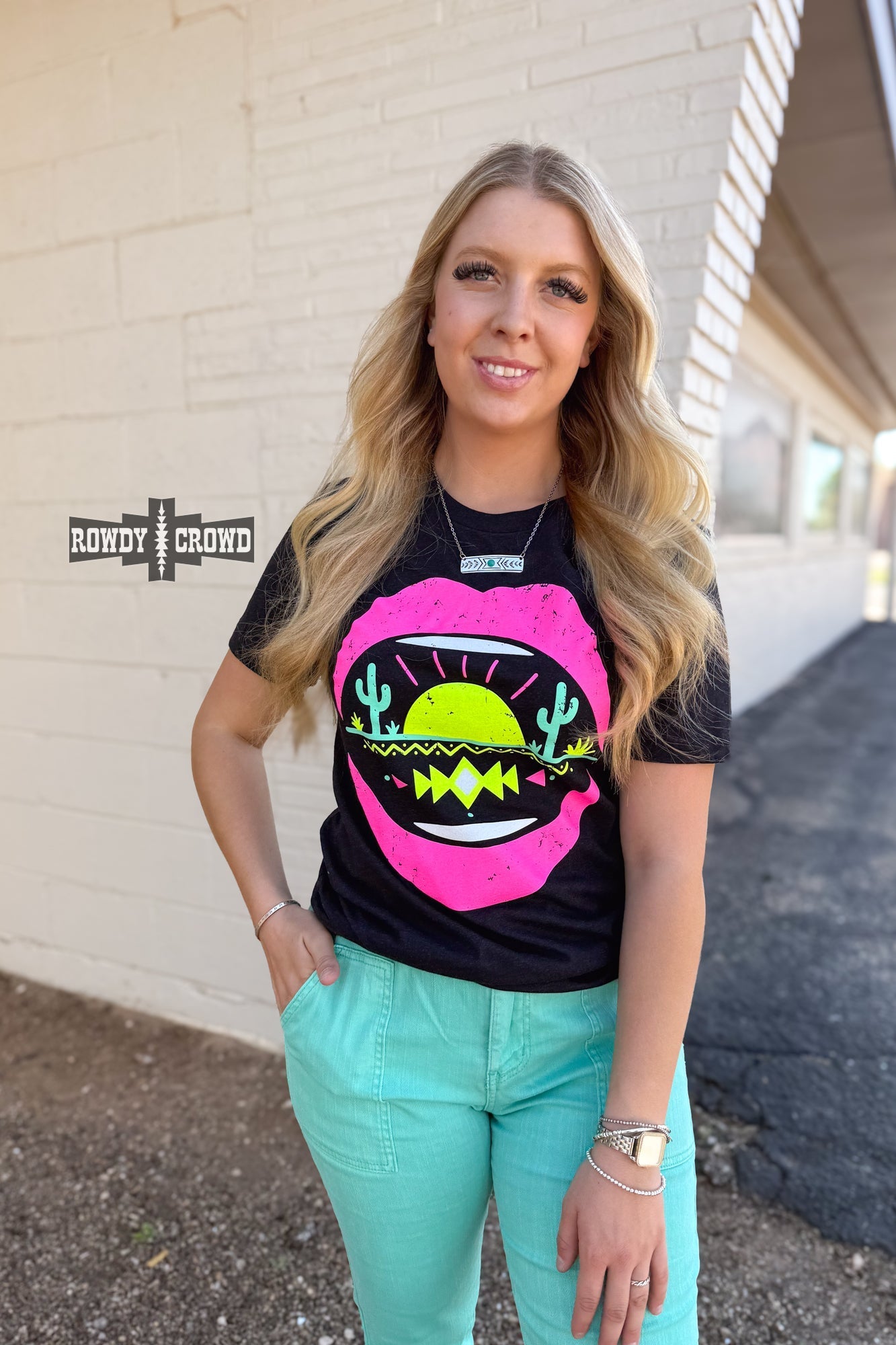 Desert Lips Western Style T-shirt Rowdy Crowd Clothing