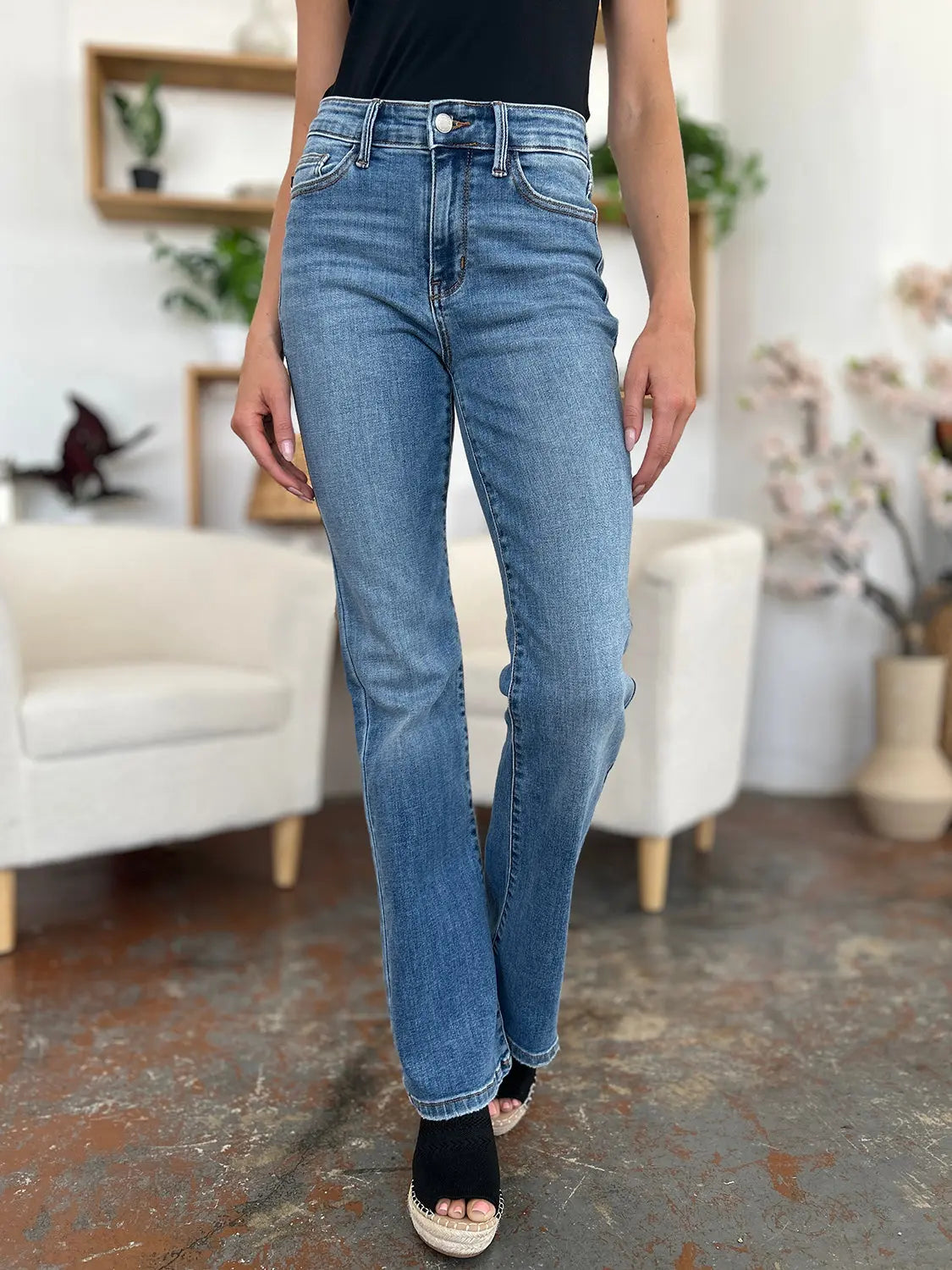 Judy Blue Full Size Mid-Rise Waist Straight Jeans - Kittybear Krafts