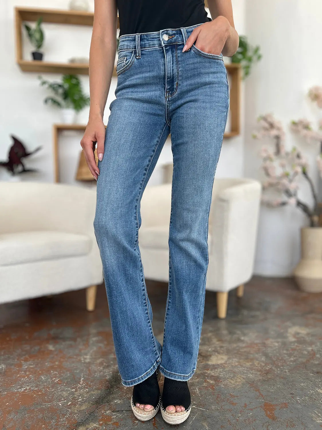 Judy Blue Full Size Mid-Rise Waist Straight Jeans - Kittybear Krafts