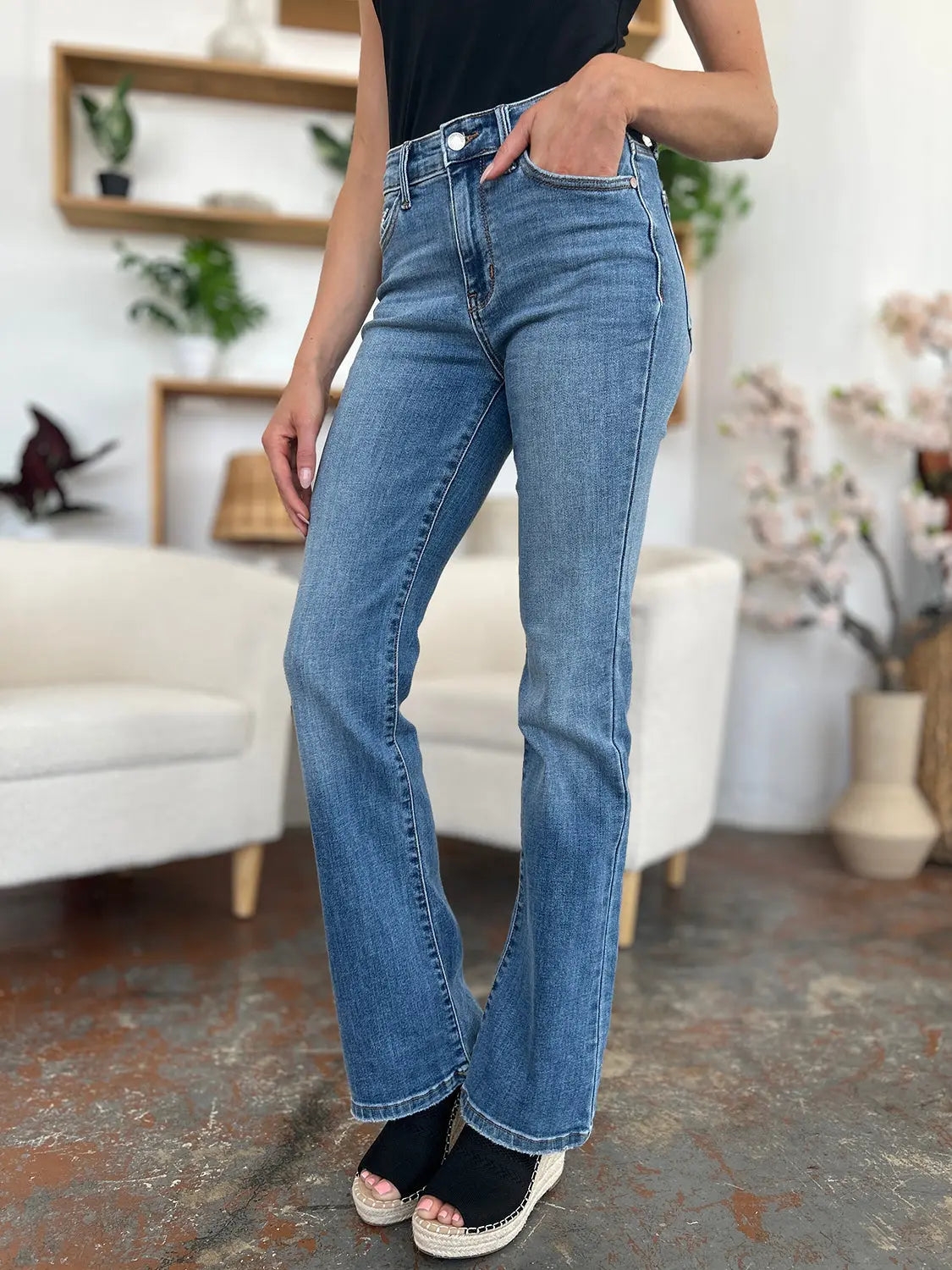 Judy Blue Full Size Mid-Rise Waist Straight Jeans - Kittybear Krafts