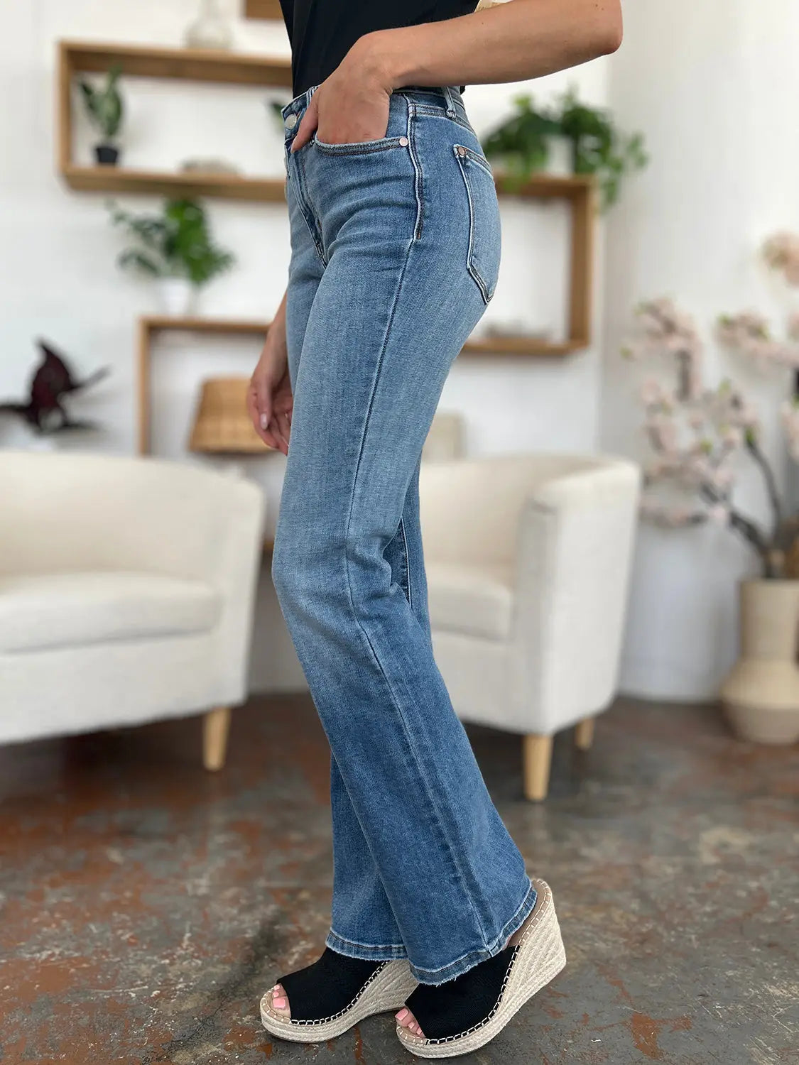 Judy Blue Full Size Mid-Rise Waist Straight Jeans - Kittybear Krafts