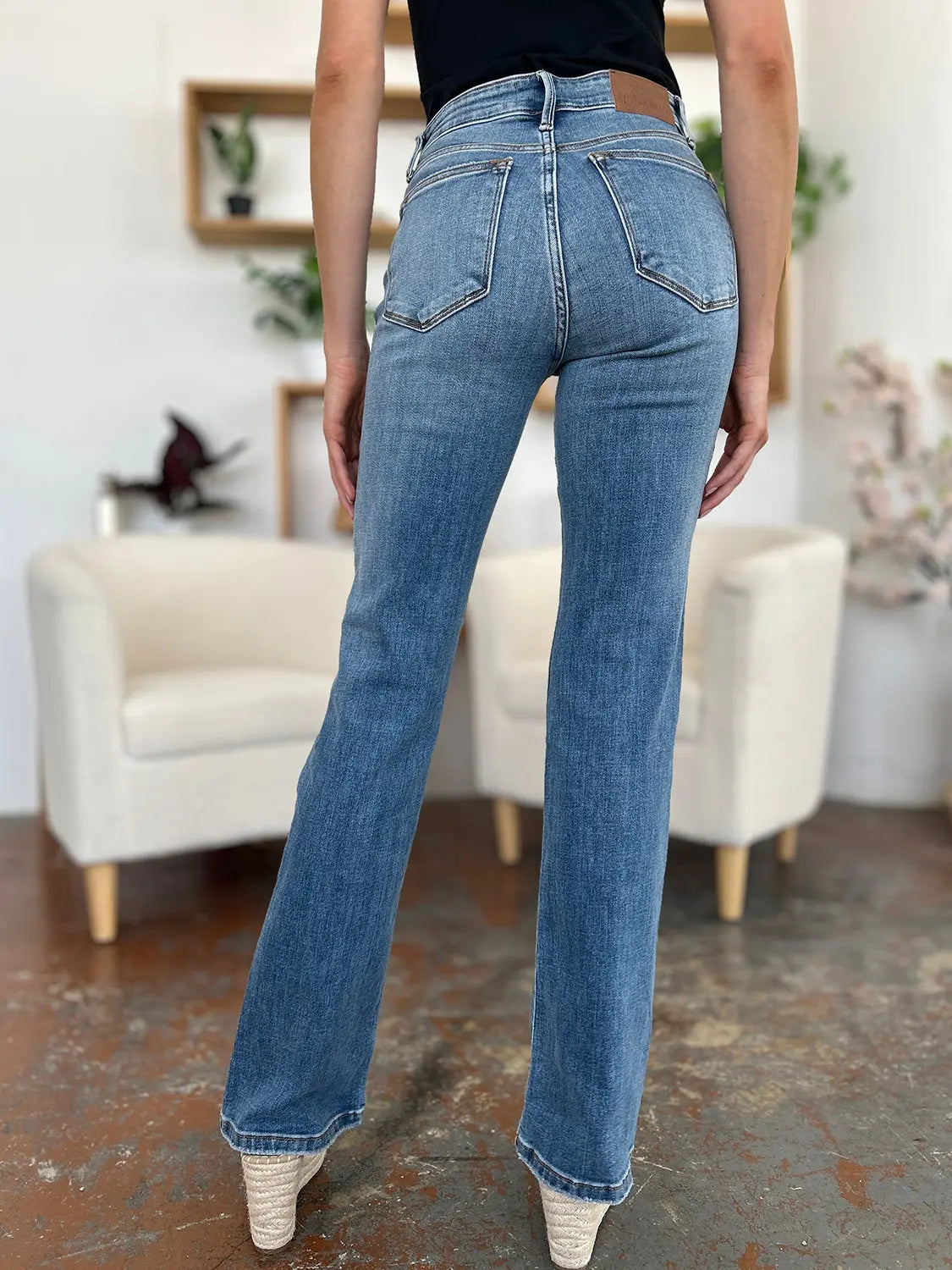 Judy Blue Full Size Mid-Rise Waist Straight Jeans - Kittybear Krafts
