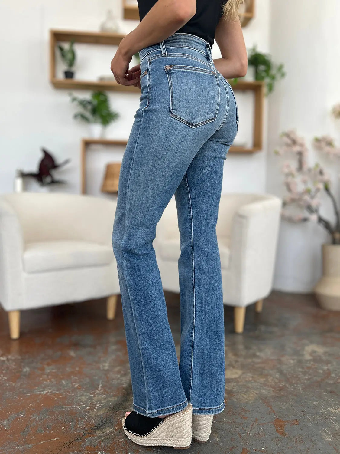 Judy Blue Full Size Mid-Rise Waist Straight Jeans - Kittybear Krafts