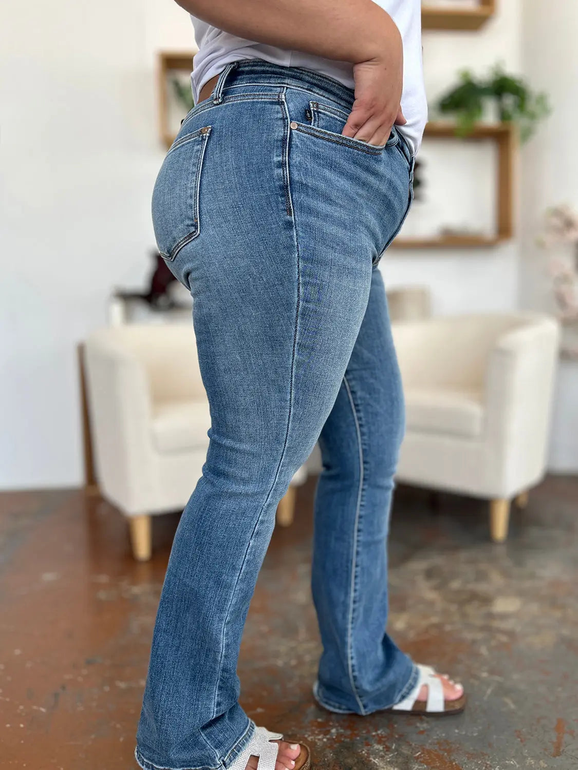 Judy Blue Full Size Mid-Rise Waist Straight Jeans - Kittybear Krafts