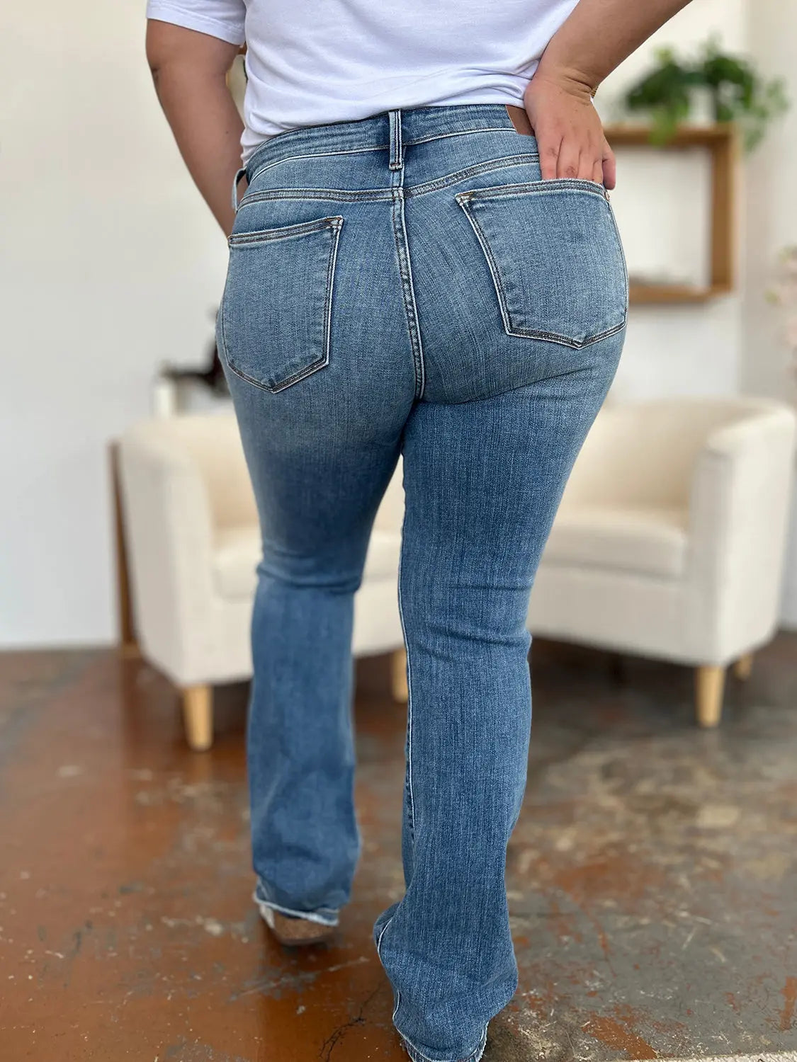 Judy Blue Full Size Mid-Rise Waist Straight Jeans - Kittybear Krafts