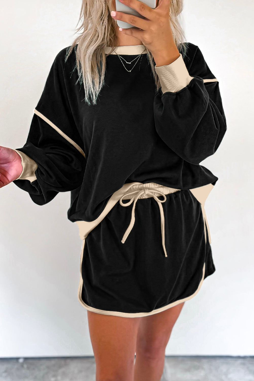 Black Color Contrast Loose Pullover and Lace-up Waist Skort Set Kittybear Krafts