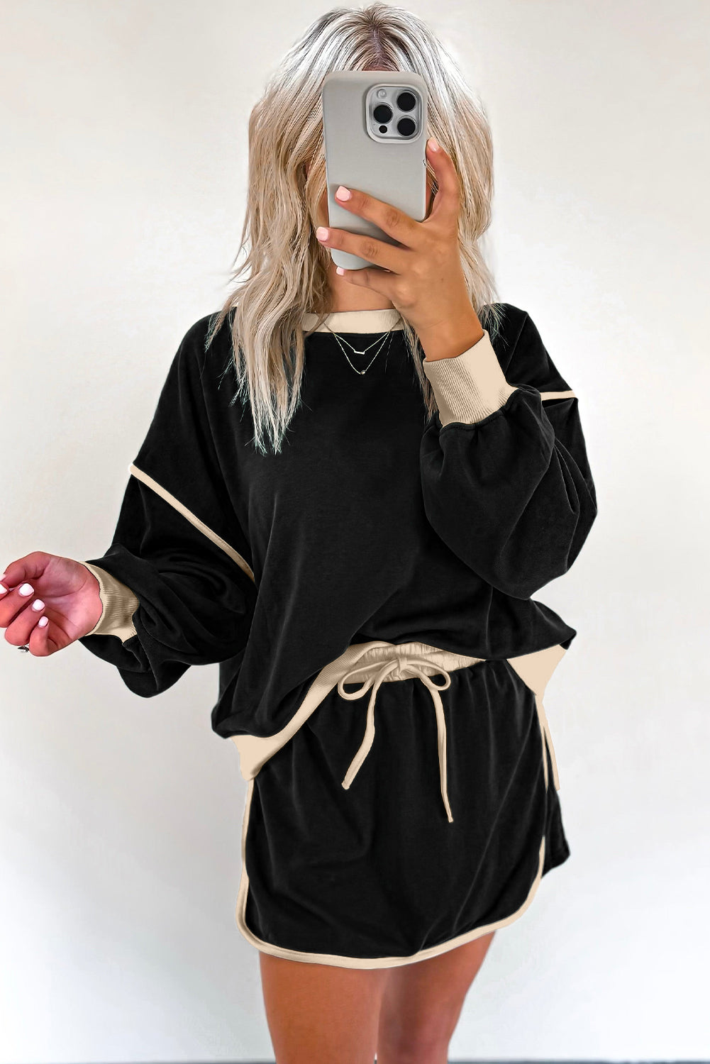 Black Color Contrast Loose Pullover and Lace-up Waist Skort Set Kittybear Krafts