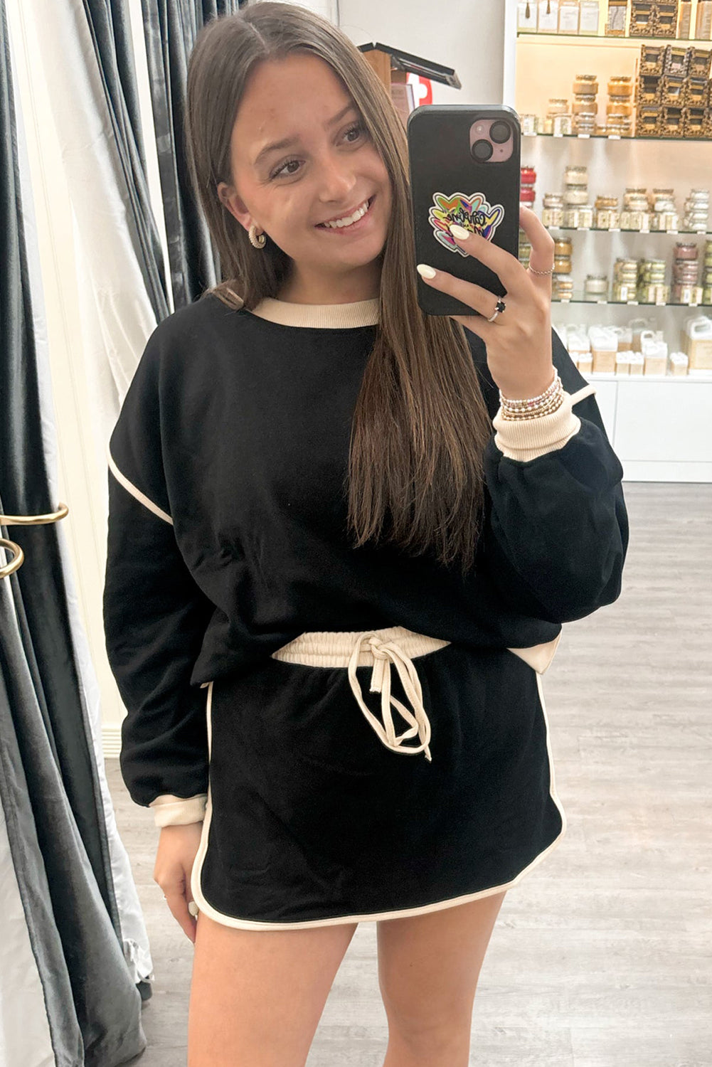 Black Color Contrast Loose Pullover and Lace-up Waist Skort Set Kittybear Krafts