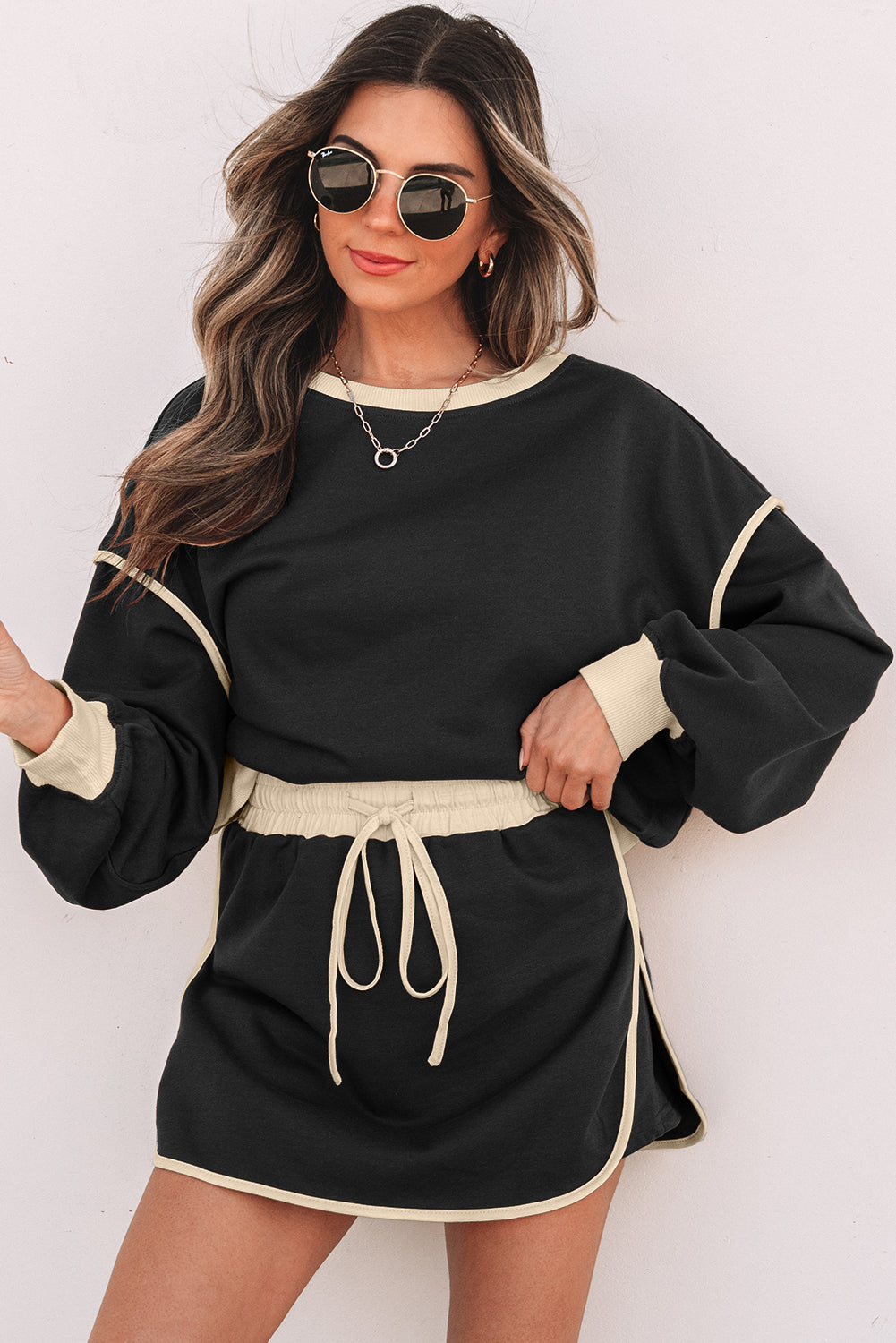 Black Color Contrast Loose Pullover and Lace-up Waist Skort Set Kittybear Krafts